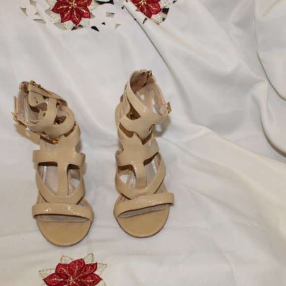 Report Signature Pumps - Picture 2 of 7